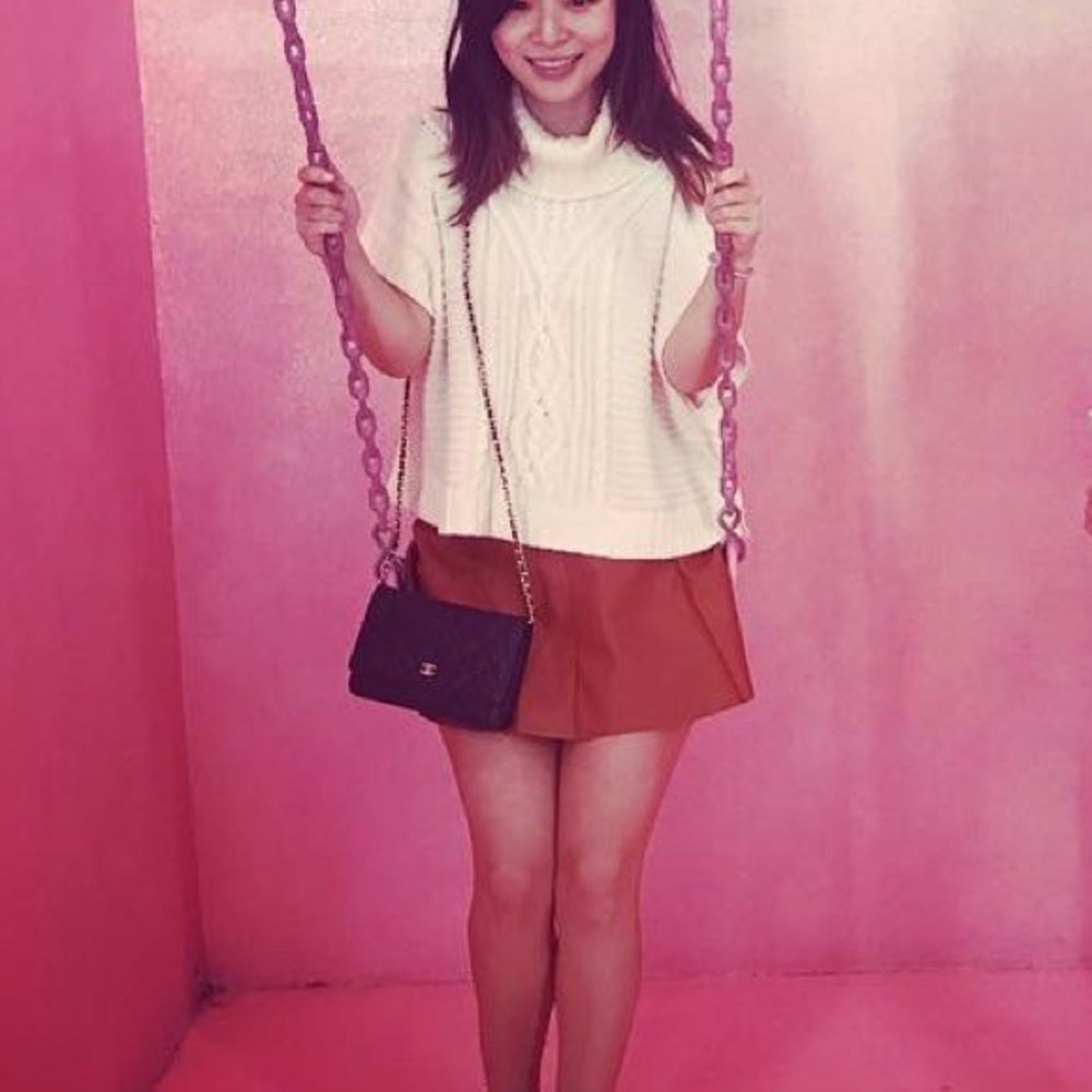 White Turtleneck Cableknit Short Sleeve Sweater